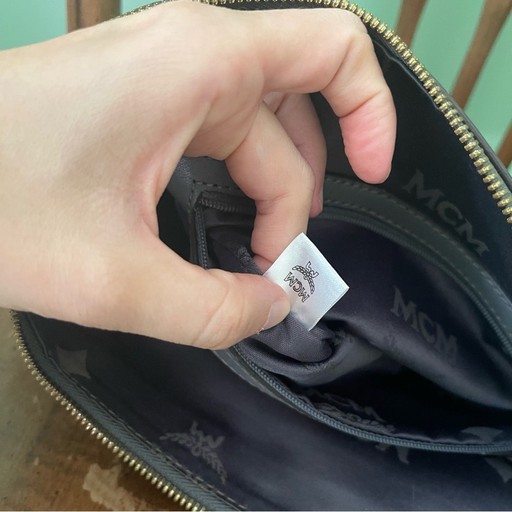 MCM Munchen K 1335 Gray Shoulder Bag Solid Leather Zip Flap - Picture 8 of 12